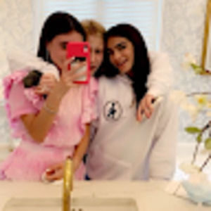 Meet your Posher, Elle